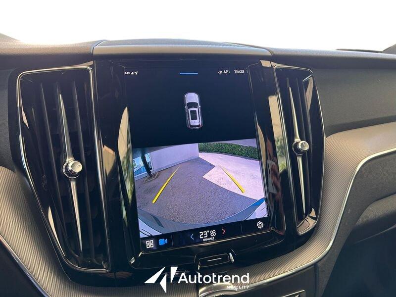 Volvo XC60 B4 197+14 CV AWD Mild Hybrid Automatico Plus Dark N1 Autocarro