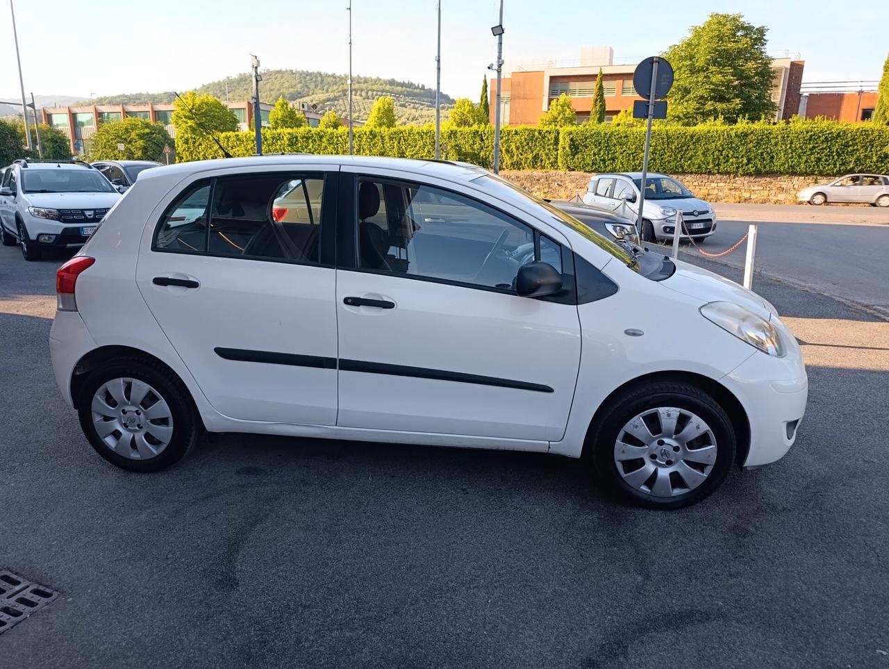 Toyota Yaris 1.0 5 porte Sol