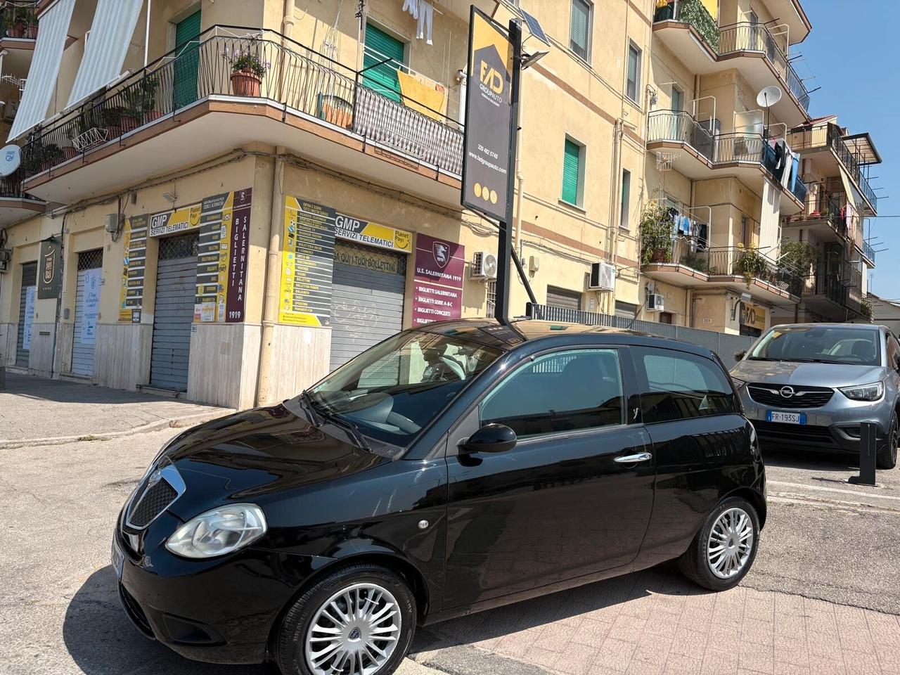 Lancia Ypsilon 1.2 Argento