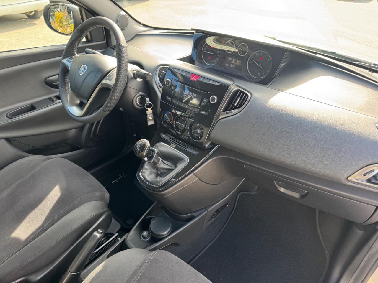 Lancia Ypsilon 1.2 69 CV 5 porte Gold