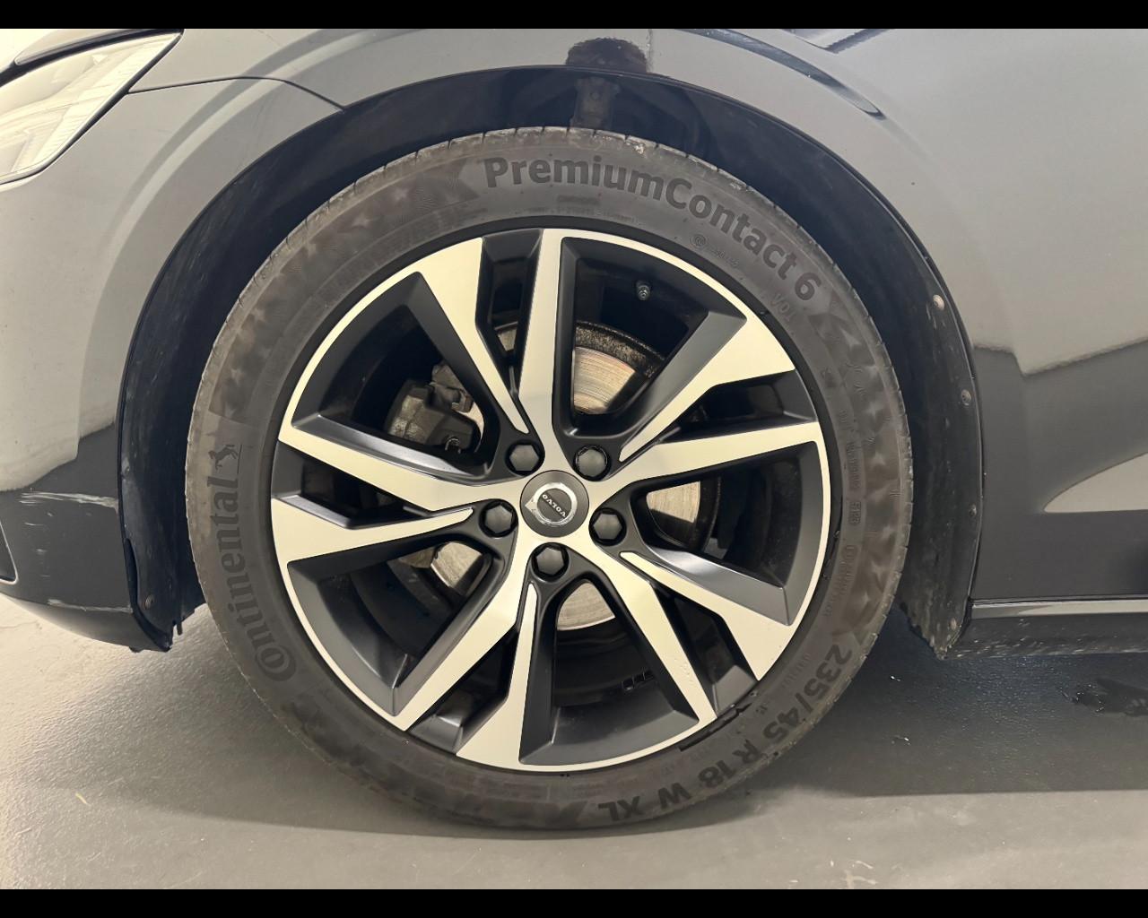 VOLVO V60 B4 R-DESIGN AUTO