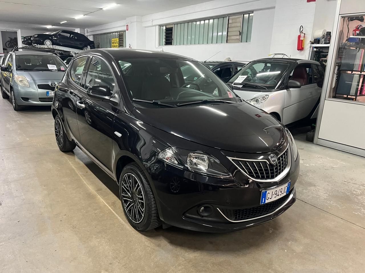Lancia Ypsilon 1.0 Hybrid 5 porte