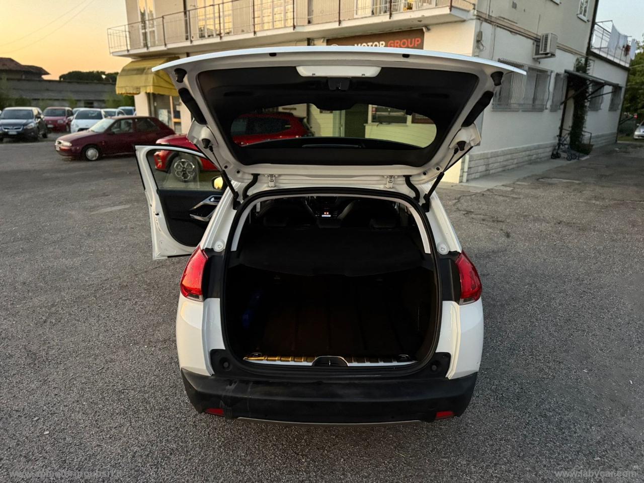PEUGEOT 2008 PureTech 82 Allure