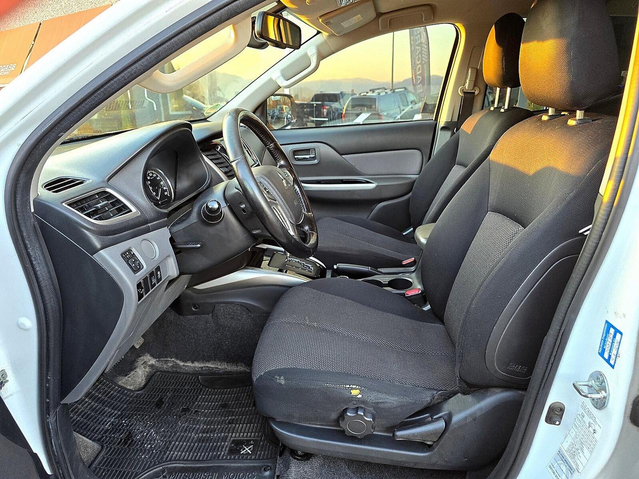 Mitsubishi L200 2.4 DI-D/181CV Intense