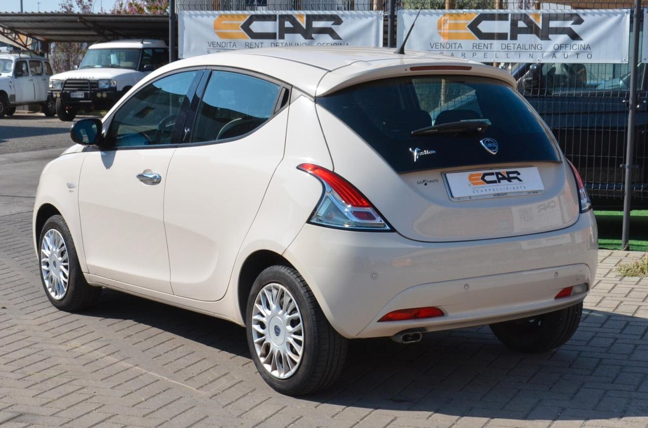 Lancia Ypsilon 1.2 69 CV 5 porte Gold