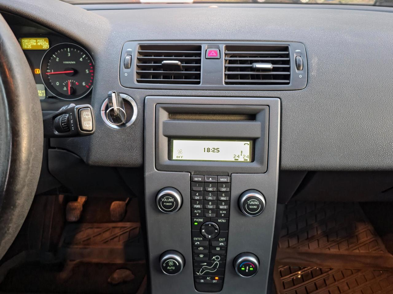 Volvo V50 D2 R-design CV-114 E5 Manuale NEO 2011