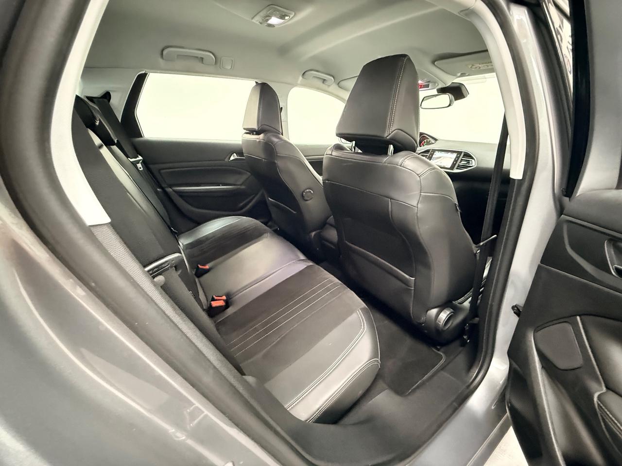 Peugeot 308 1.6 e-HDi 115 CV SW Allure 02/2015 euro 5B Neopatentati
