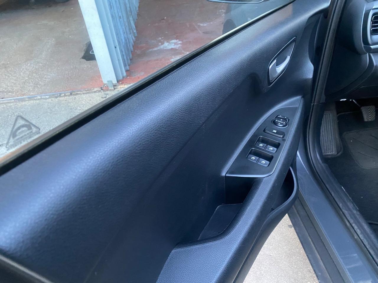 Kia Stonic 1.0 T-GDi 100 CV MHEV MT Black Edition