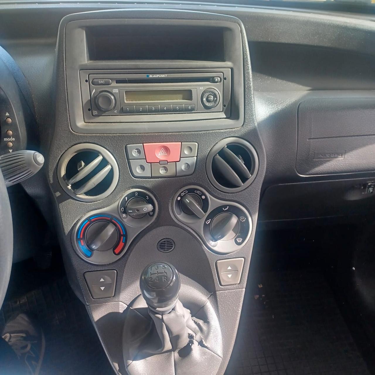 20.000km CON IL MOTORE RIFATTO GARANZIA 12 MESI PANDA 1.2