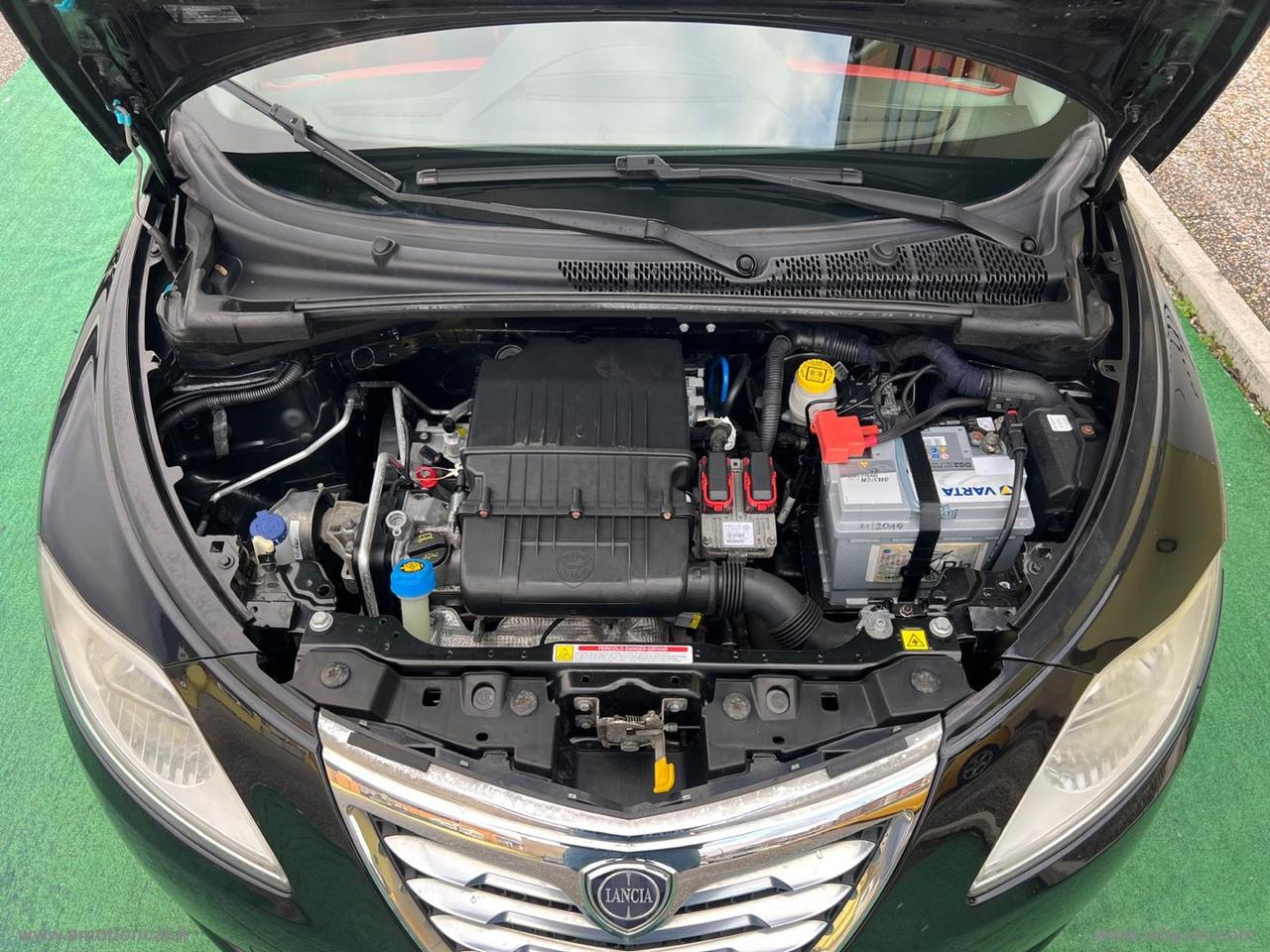 LANCIA Ypsilon 1.2 69 CV 5p. S&S Black&Red - 2012