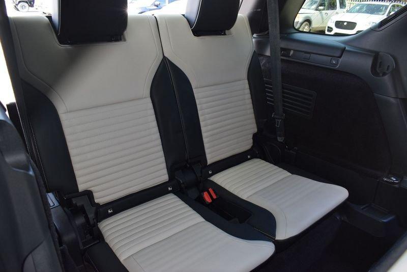 Land Rover Discovery 3.0D I6 300 CV AWD Auto R-Dynamic HSE