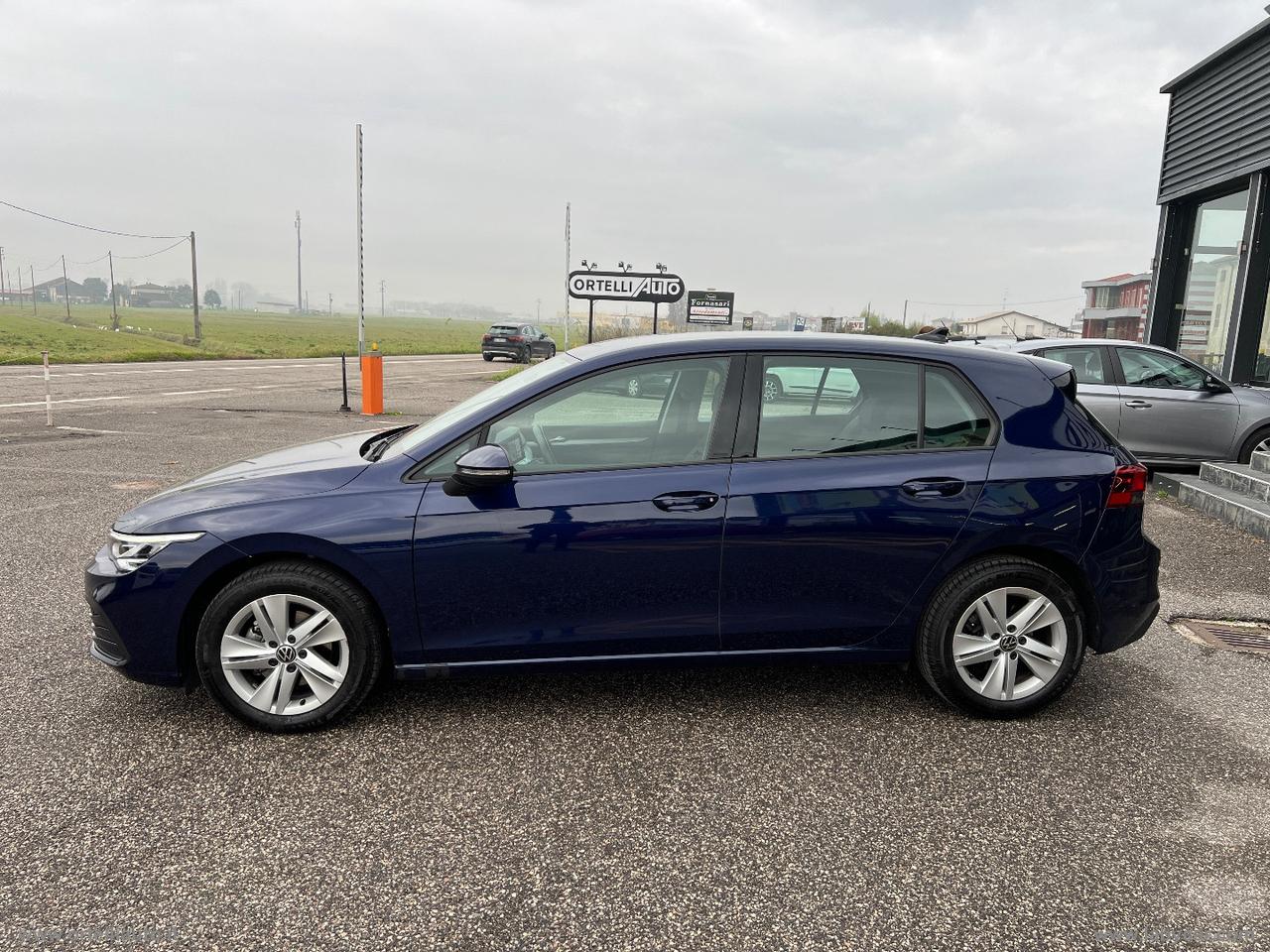 VOLKSWAGEN Golf 2.0 TDI DSG SCR Life IVA DEDUCIBILE