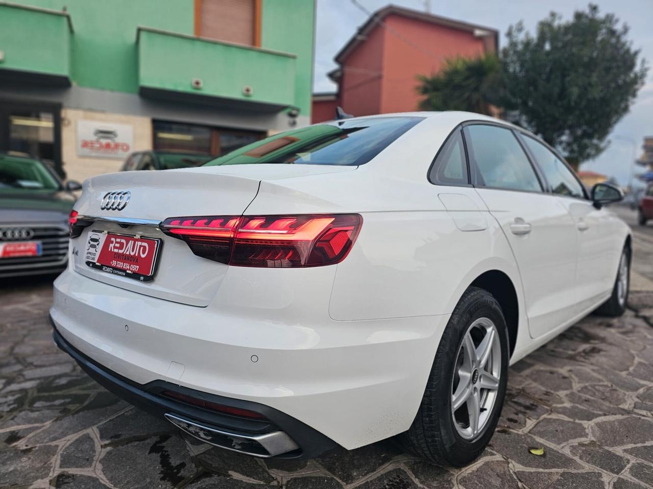 Audi A4 30 TDI/136 CV S tronic line edition
