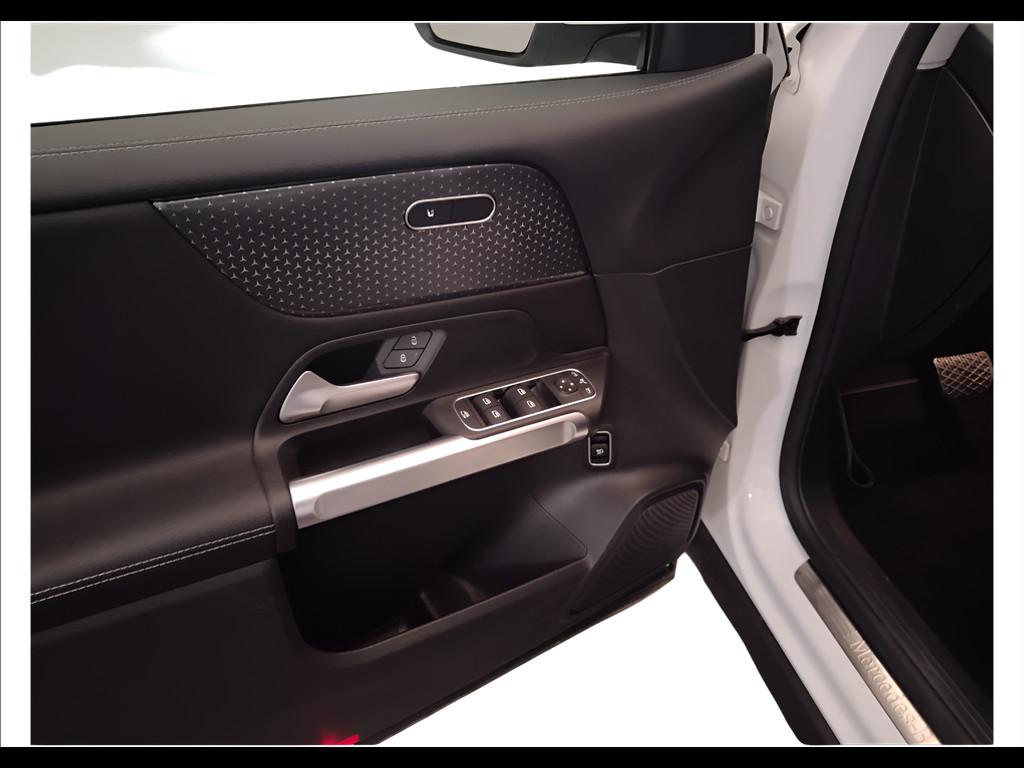 Mercedes-Benz GLB - X247 2023 - GLB 180 d Progressive Advanced auto