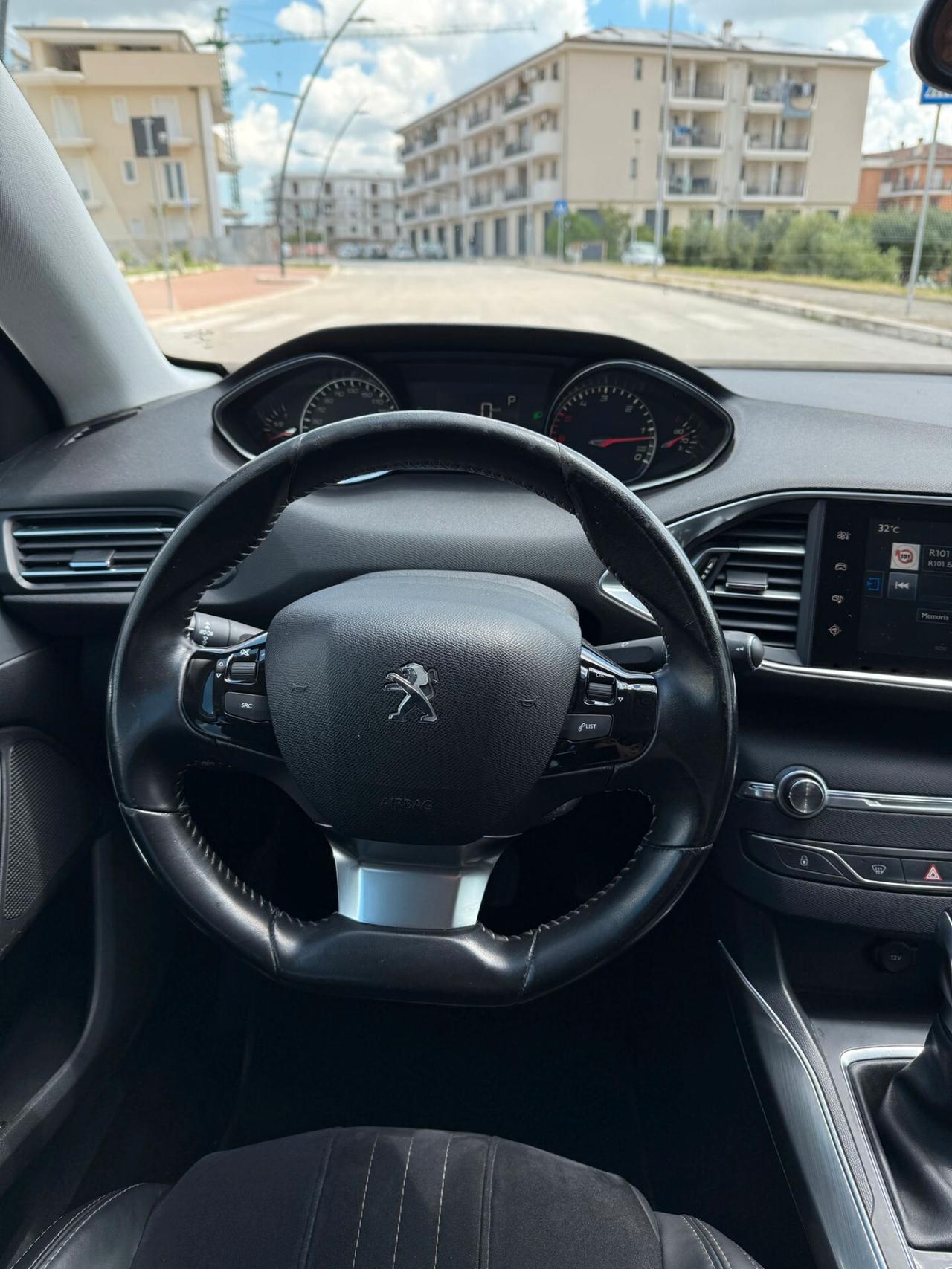 Peugeot 308 BlueHDi 120 S&S SW Allure