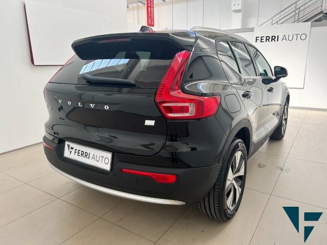 VOLVO XC40 T4 Recharge Core Bright