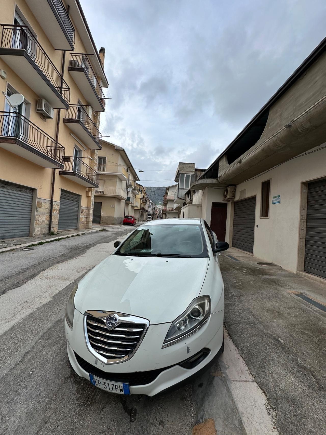 Lancia Delta 1.6 MJT DPF Selectronic Platinum