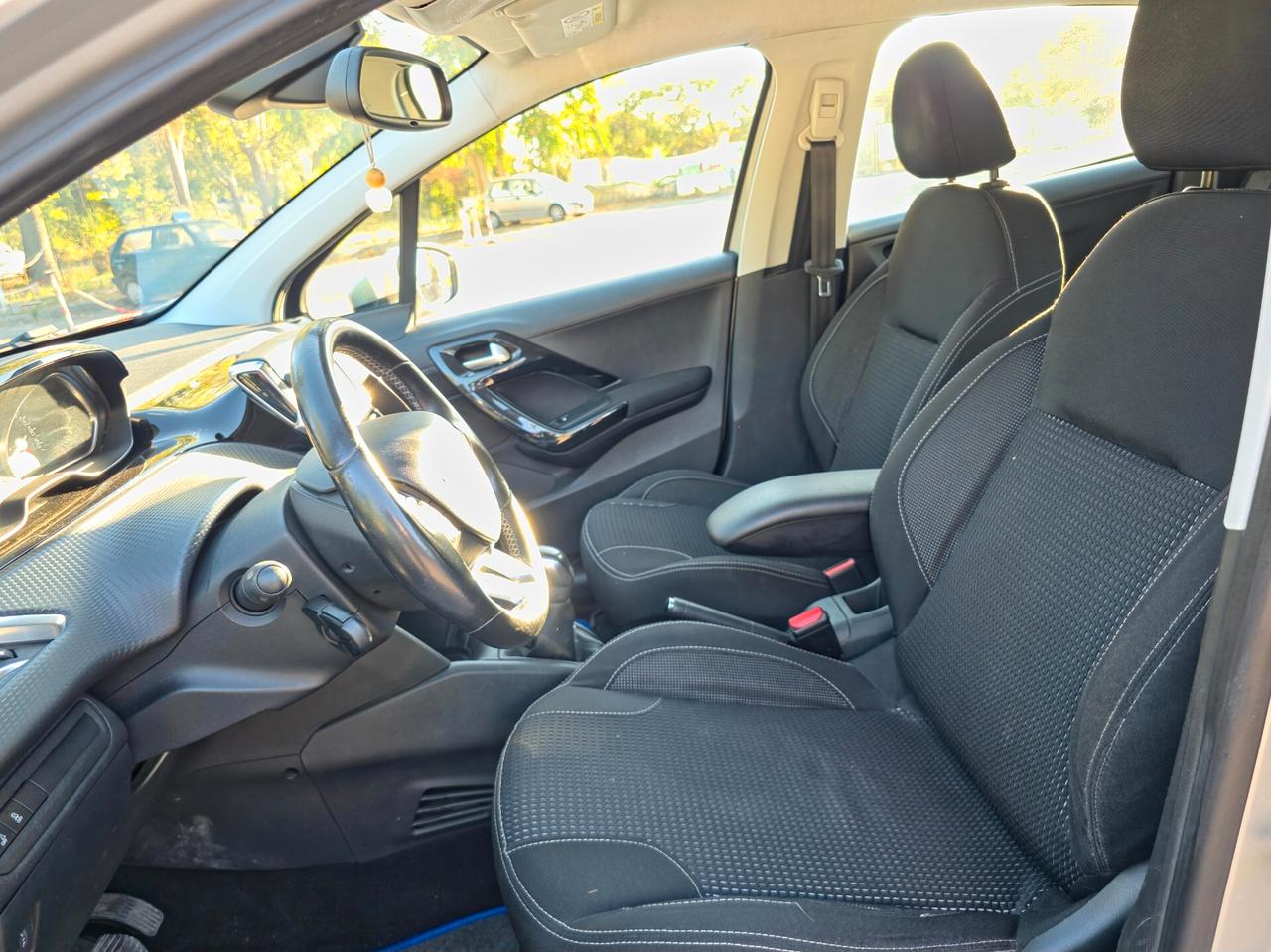 Peugeot 208 BlueHDi 75 5 porte Allure E6B Manuale NEO 2016