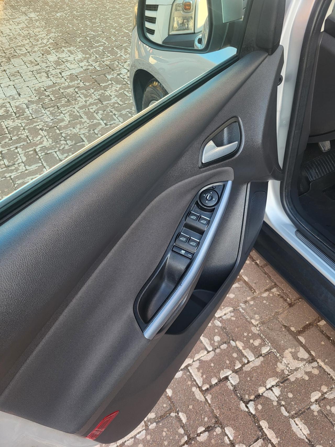 Ford Focus 1.6 TDCi 95 CV SW Titanium