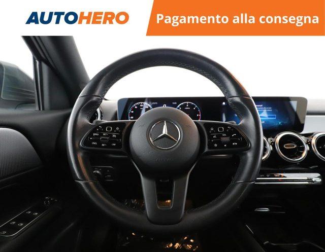 MERCEDES-BENZ GLB 200 d Automatic Sport