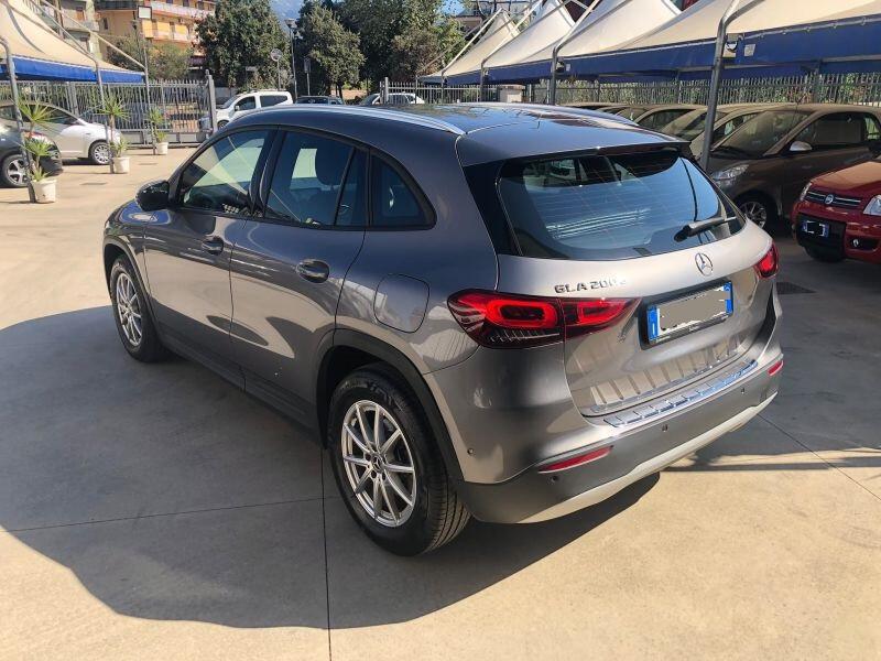 Mercedes-Benz GLA 200d Automatic 2022