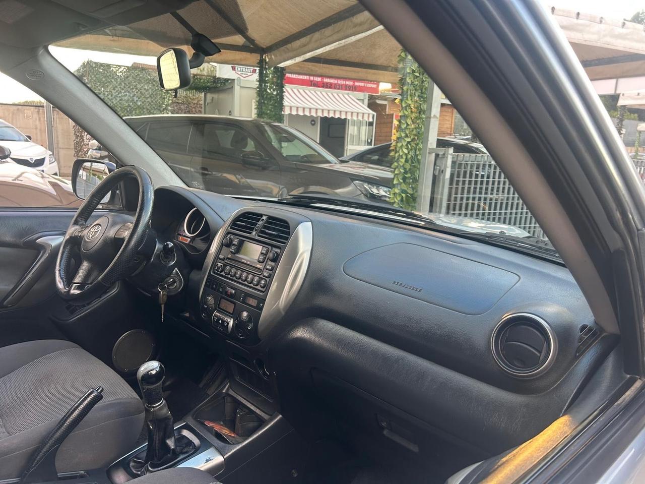 Toyota RAV4 2.0 Tdi 4D gancio carrello N1 autocarro