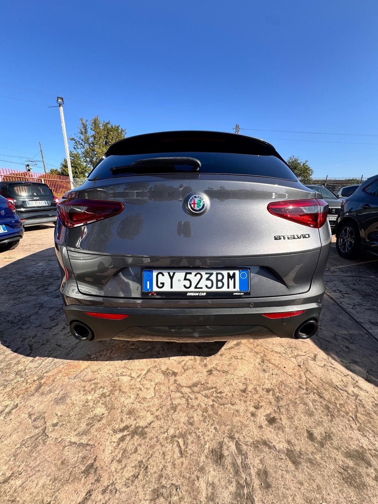 Alfa Romeo Stelvio 2.2 Turbodiesel 190 CV AT8 RWD
