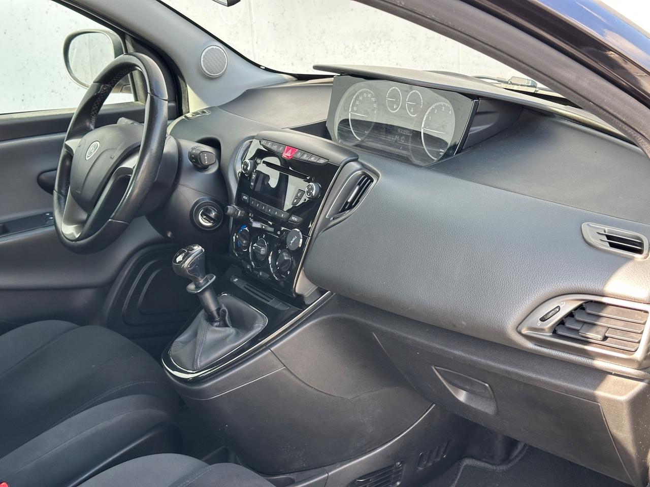 Lancia Ypsilon 1.2 69 CV 5 porte S&S Gold