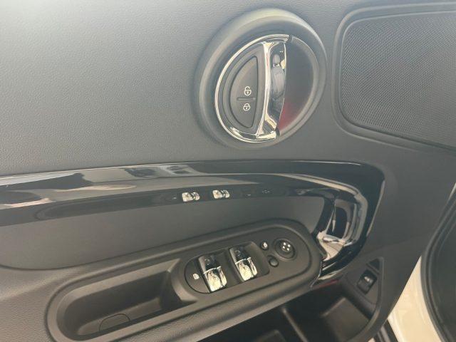 MINI Mini 2.0 Cooper D Essential Countryman
