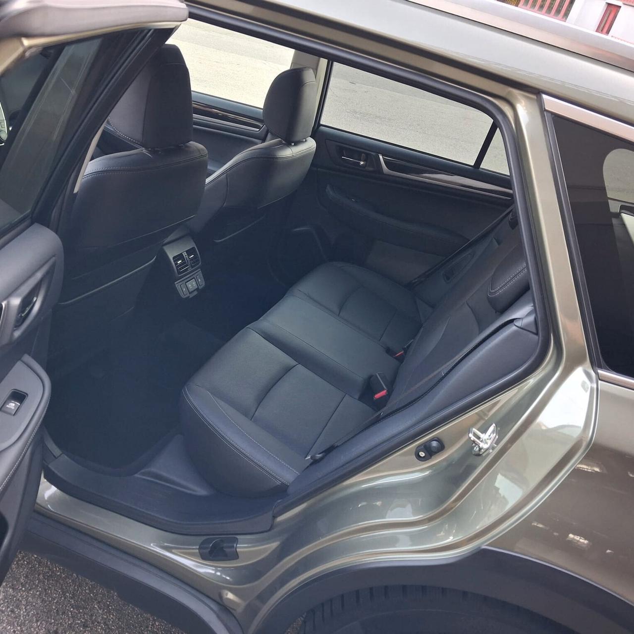 Subaru OUTBACK 2.5i Lineartronic Premium
