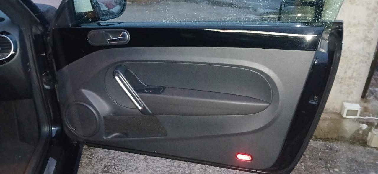 Volkswagen Maggiolino 2.0 TSI DSG Sport - 2012