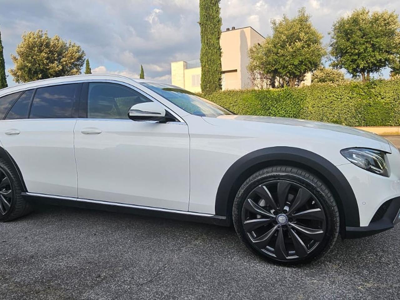 Mercedes-Benz E 220 E-Class E #6086