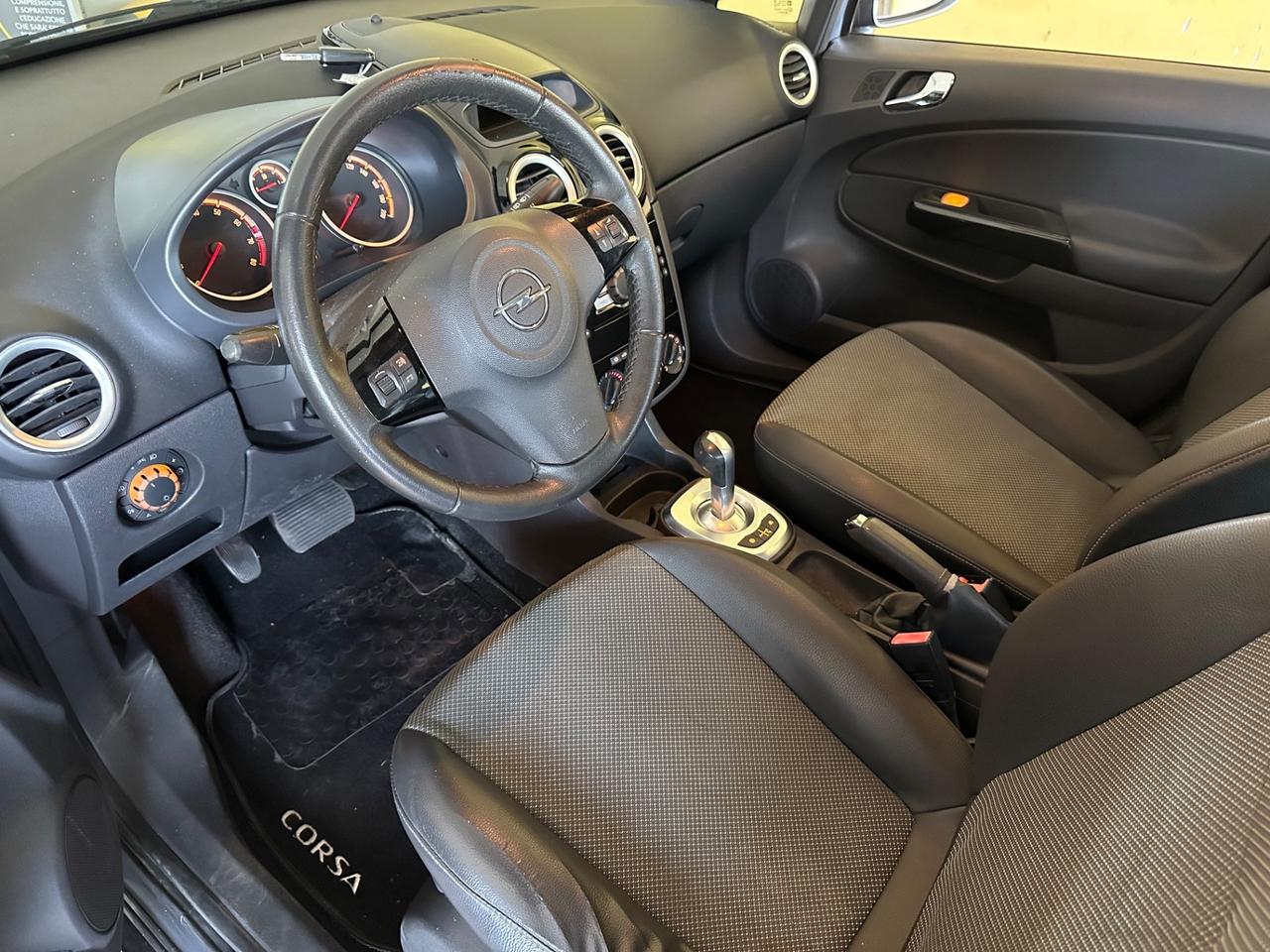 Opel Corsa 1.2benz. Cambio automatico 128.000km