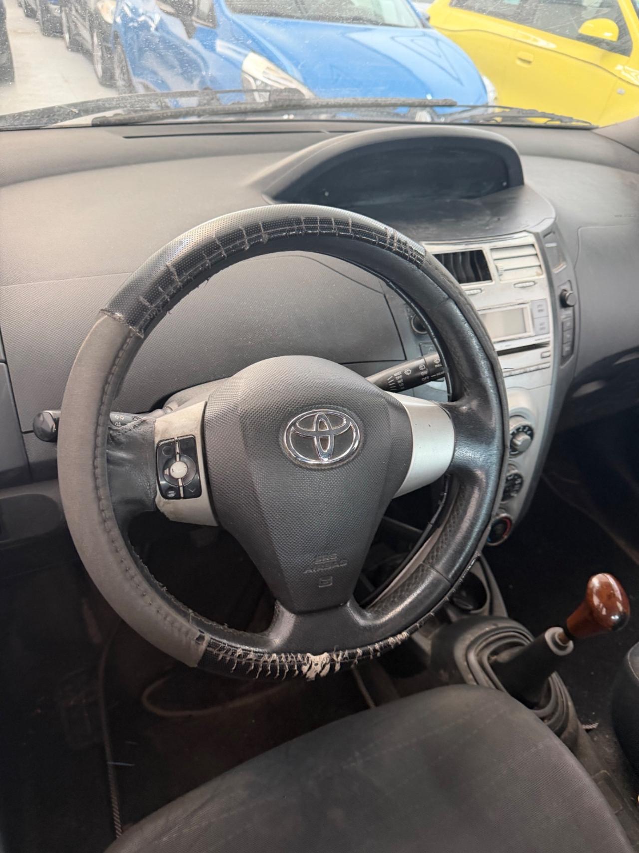 Toyota Yaris 1.0 5 porte Sol