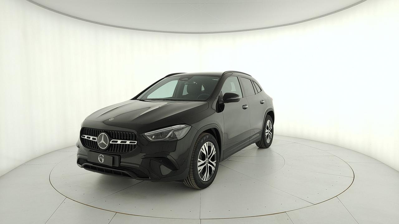 Mercedes-Benz GLA 200 d automatic