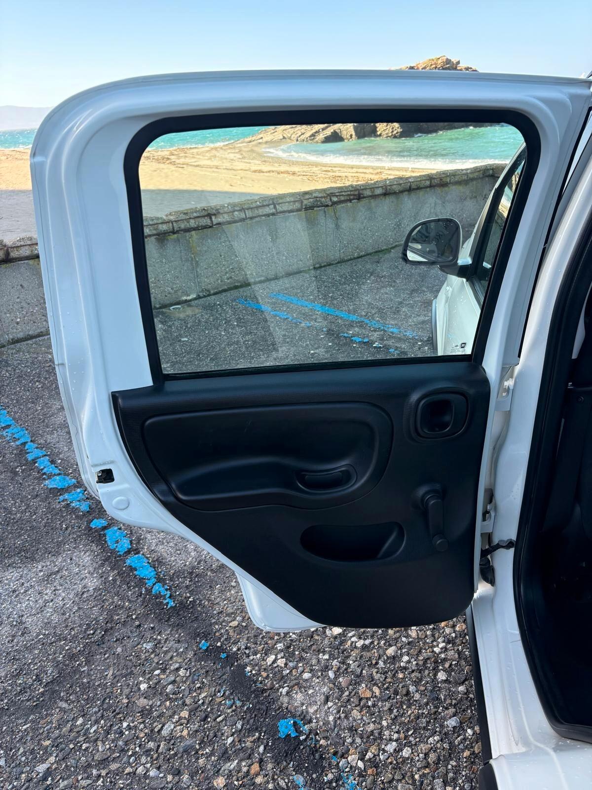 Panda 1.0 FireFly Hybrid City 5 Posti