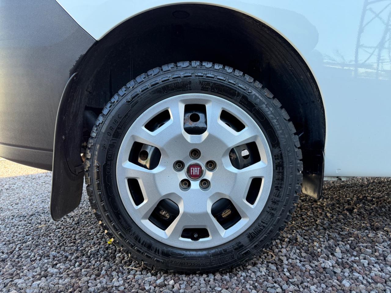 FIAT Doblò 1.6 MJT 120CV MAXI 3 POSTI NAVI RETROCAMERA CLIMA AUTOMATICO
