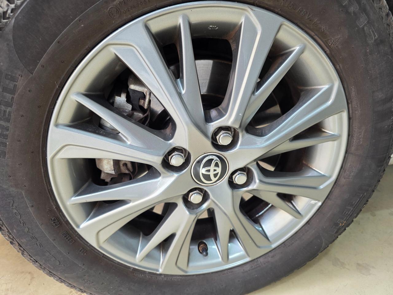 Toyota Yaris 1.5 Hybrid 73cv 1 PROPRIETARIO 2017