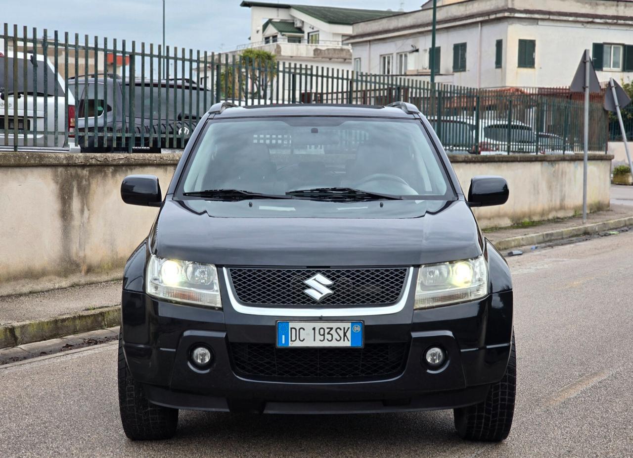 SUZUKY GRAND VITARA 4X4 CON GANCIO TRAINO NUOVA