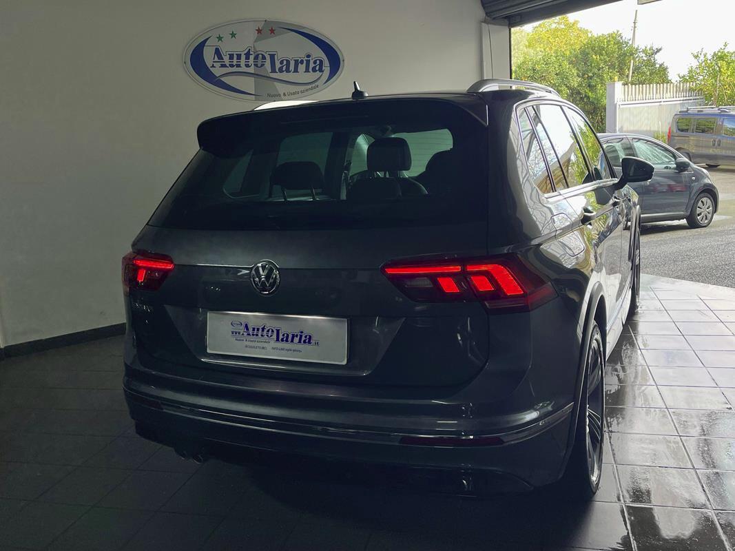 Volkswagen Tiguan 1.6 TDI R Line Sport "Cerchi 19 - Fari Full Led Stop a Quadro digitale"