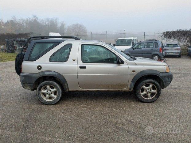 Land Rover Freelander 2.0 TD 3p. Hardback