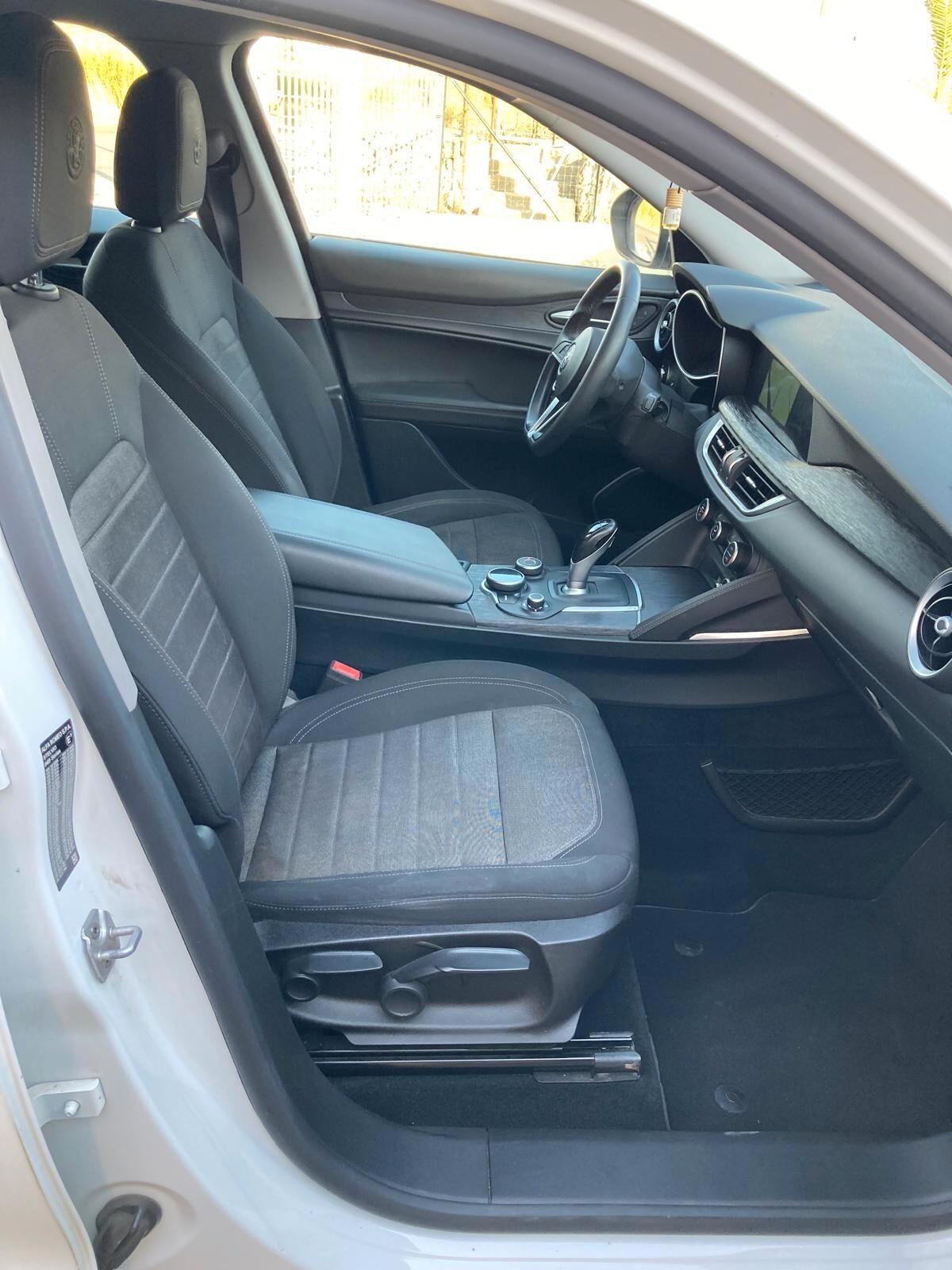 Alfa Romeo Stelvio 2.2 Turbodiesel 160 CV AT8 RWD Business