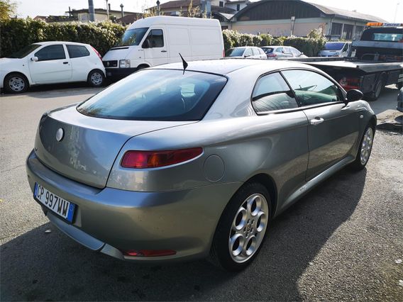 ALFA ROMEO GT 2.0 JTS 16V Progression