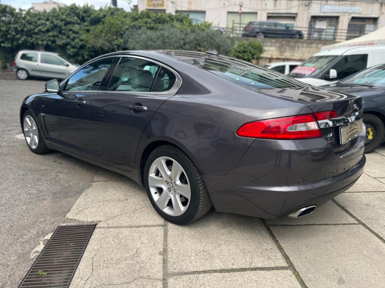 Jaguar XF 2.7D V6 Premium Luxury