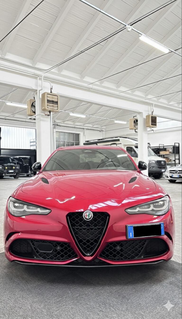 Alfa Romeo Giulia 2.9 V6 Bi-Turbo AT8 Quadrifoglio