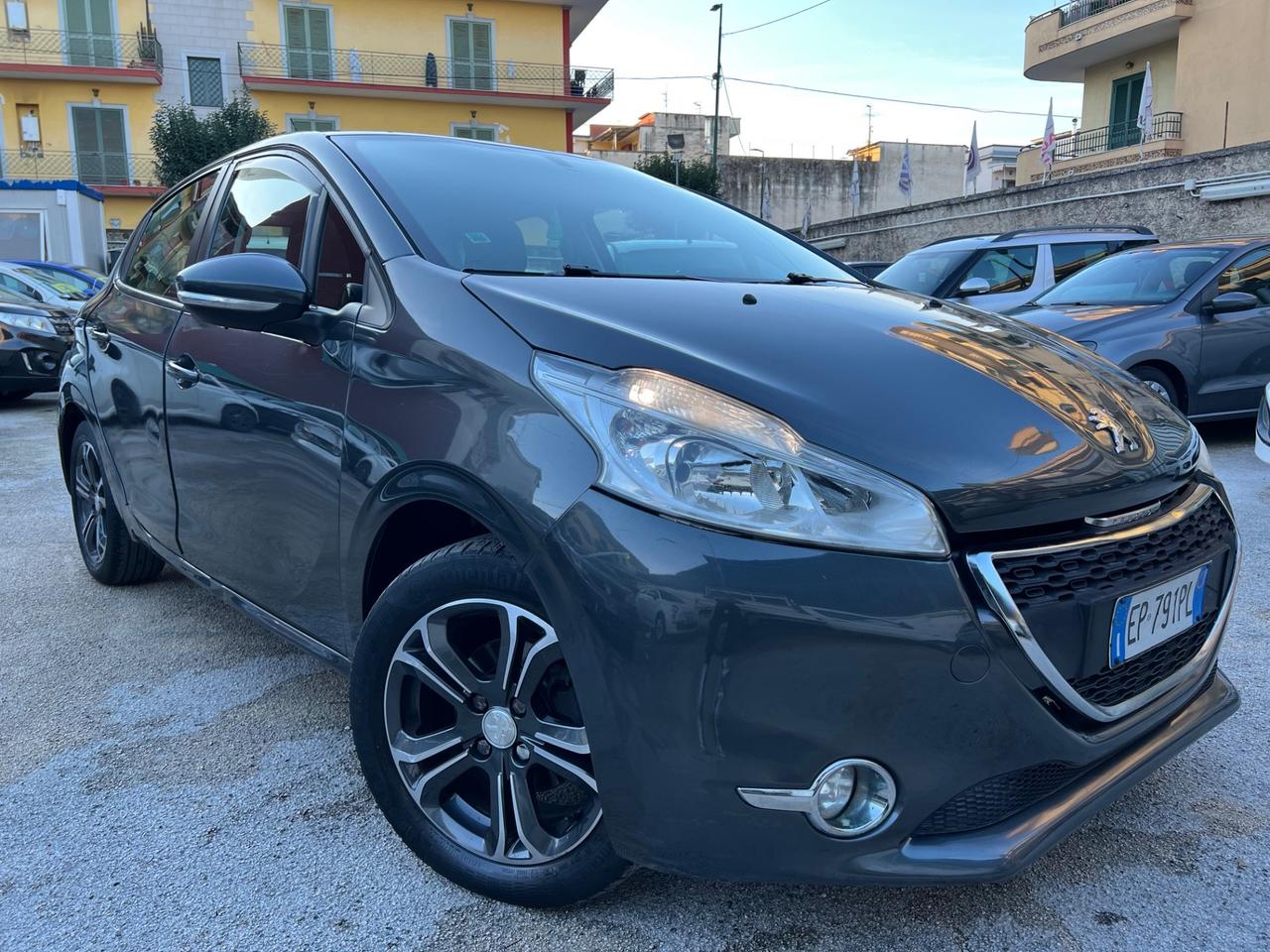 Peugeot 208 1.4 HDi 68 CV 5 porte Allure
