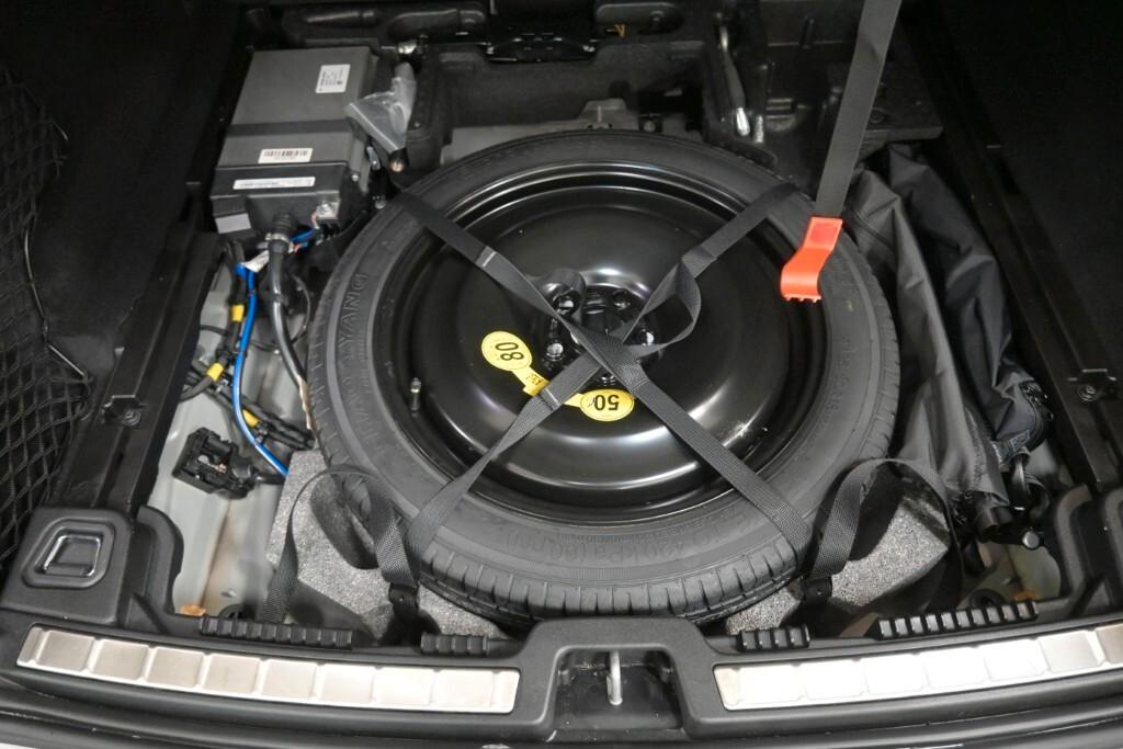 VOLVO XC60 2.0D 197CV B4 (D) GEARTRONIC AWD MOMENTUM PRO ( FARI LED - ADAPTIVE CRUISE - COCKPIT - MIRROR - PARK ASSIST - TELECAMERA 360 - CERCHI 18 )