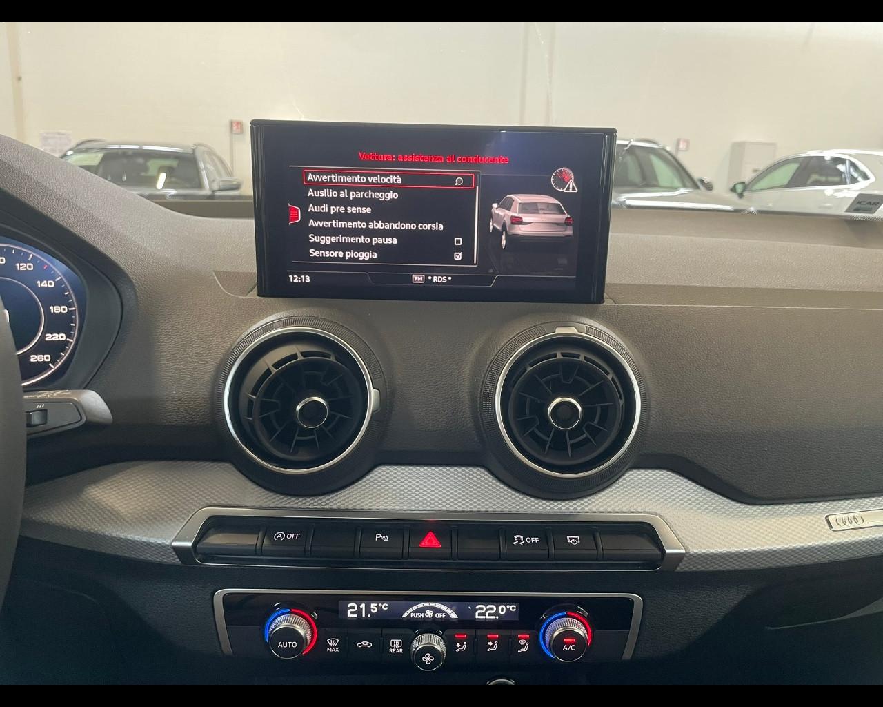 AUDI Q2 - Q2 35 TFSI Business Advanced