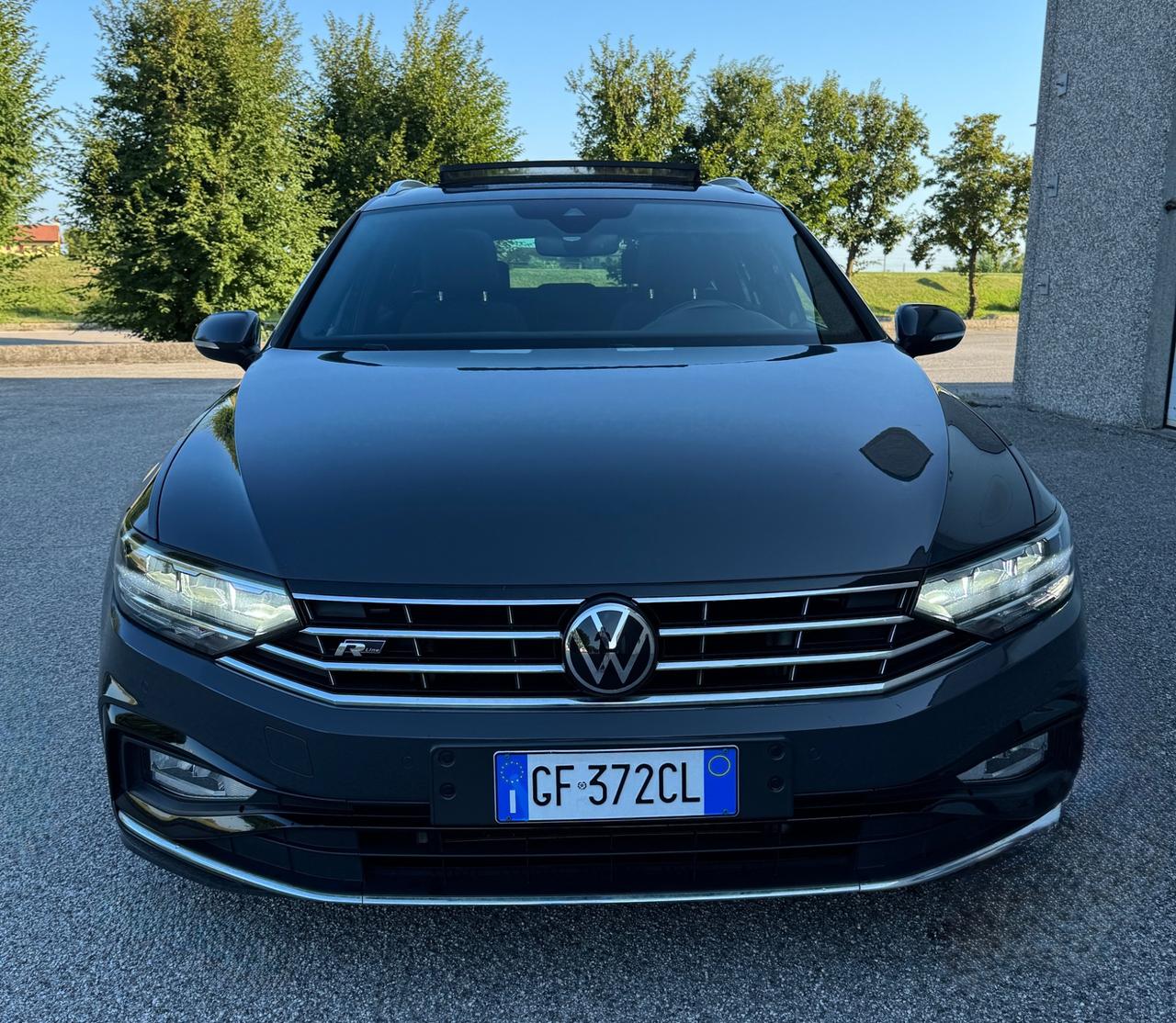 Volkswagen Passat Variant 2.0 TDI R Line Tetto panoramico