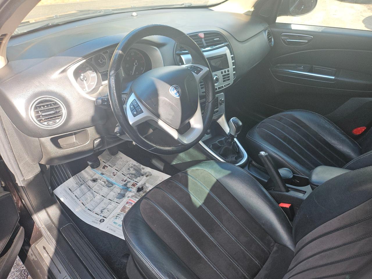 Lancia Delta 1.6 MJT DPF Silver 2012